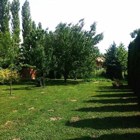 Villa Benaja Swiss Nyaralohaz à Keszthely Extérieur photo