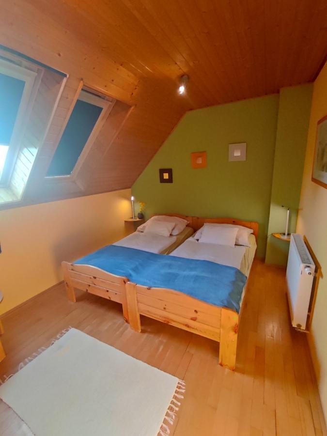 Villa Benaja Swiss Nyaralohaz à Keszthely Extérieur photo