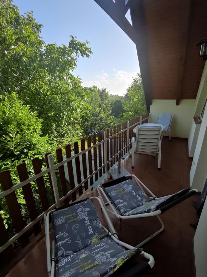 Villa Benaja Swiss Nyaralohaz à Keszthely Extérieur photo
